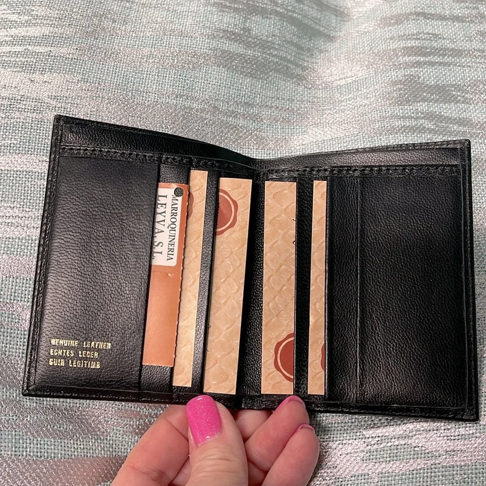 BNWT BIFOLD BLACK BUTTERY SOFT LEATHER WALLET MADE AND PURCHASED IN SPAIN
